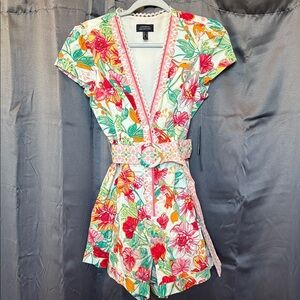 Adrianna Papell Floral V-Neck Romper with Belt
#AD3D105394